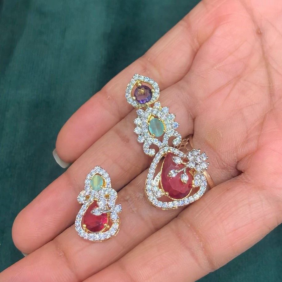 PENDENT WITH EAR RINGS